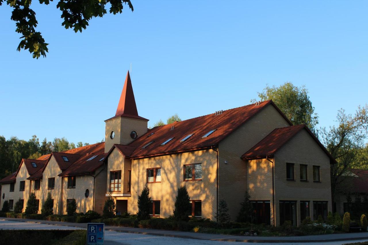 Hotel Uroczysko Porszewice - Osrodek Konferencyjno-Rekolekcyjny à Pabianice Extérieur photo