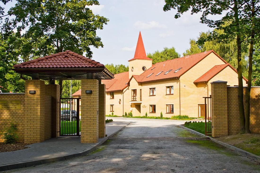 Hotel Uroczysko Porszewice - Osrodek Konferencyjno-Rekolekcyjny à Pabianice Extérieur photo